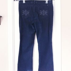 Chelsea Lowrise Jeans with Embroidered Pockets